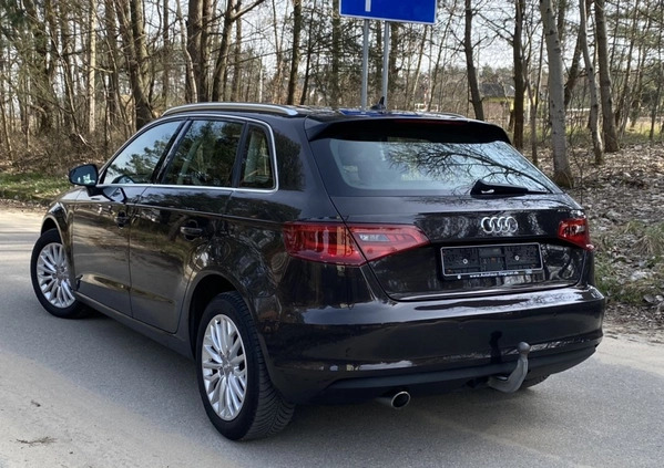 Audi A3 cena 48900 przebieg: 211000, rok produkcji 2013 z Poręba małe 254